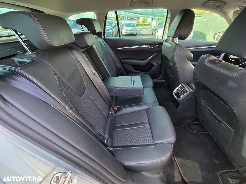 Skoda Octavia Combi 2.0 TDI DSG Style - 11