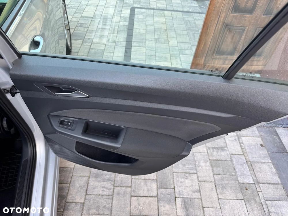 Volkswagen Golf VIII 1.5 TSI EVO Life - 27