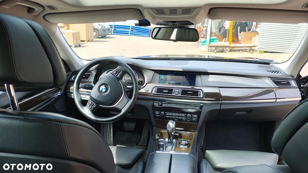 BMW Seria 7 730d Blue Performance - 13