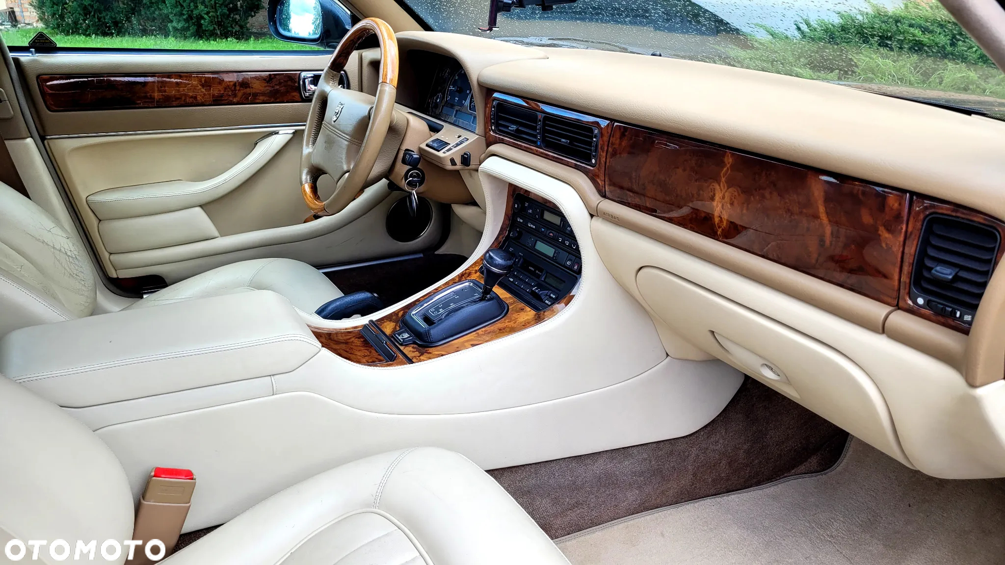 Jaguar XJ - 14