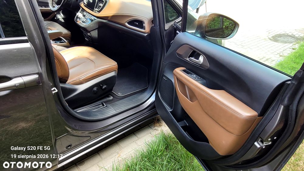 Chrysler Pacifica - 15