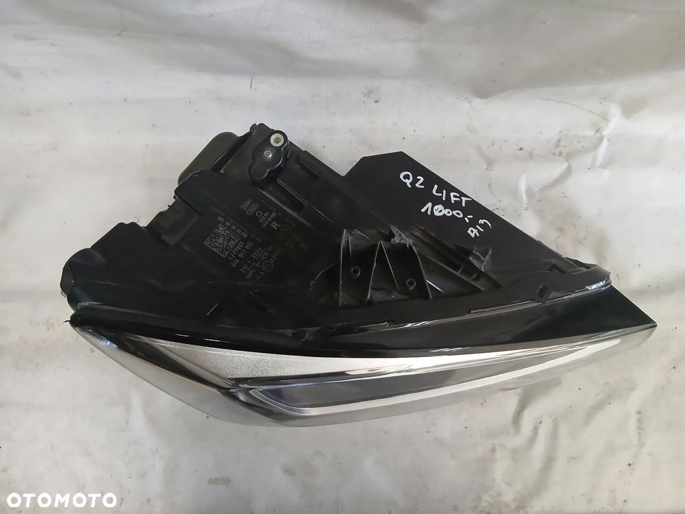 AUDI Q2 reflektor lampa przednia prawa 81A941012 - 7