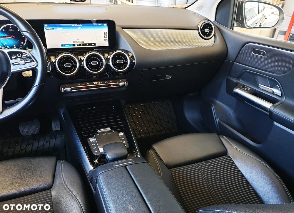 Mercedes-Benz Klasa B 180 d Progressive 8G-DCT - 11