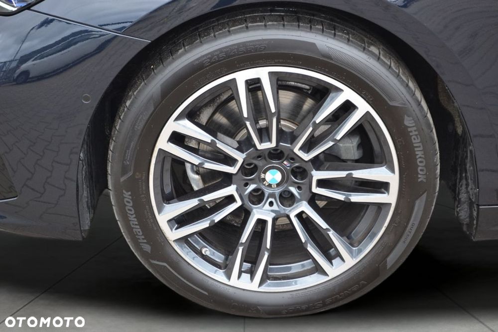 BMW Seria 5 520d xDrive - 5