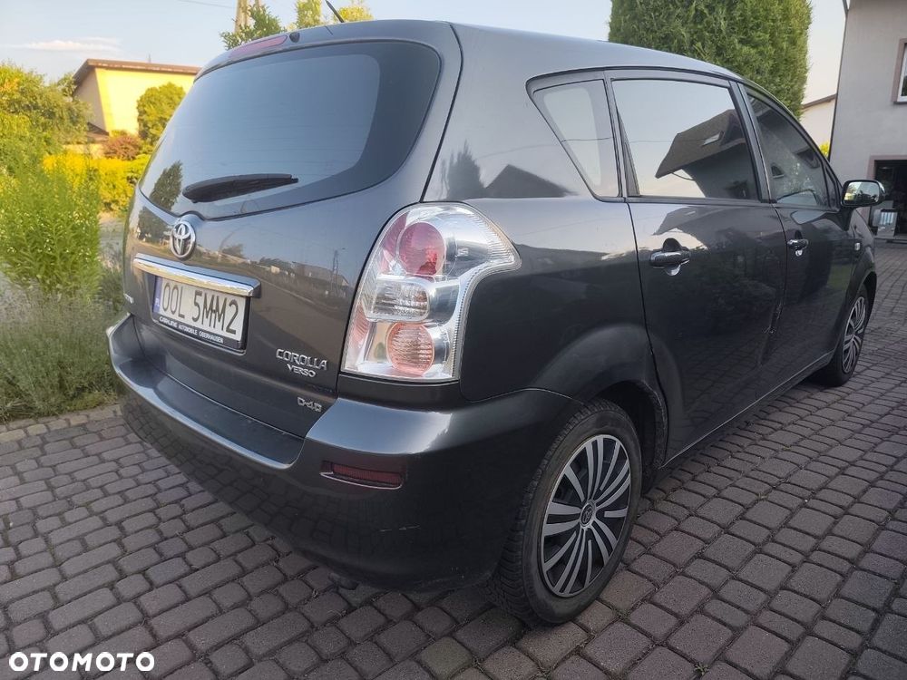 Toyota Corolla Verso - 5