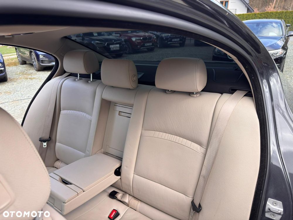 BMW Seria 5 528i xDrive Sport-Aut Luxury Line - 8