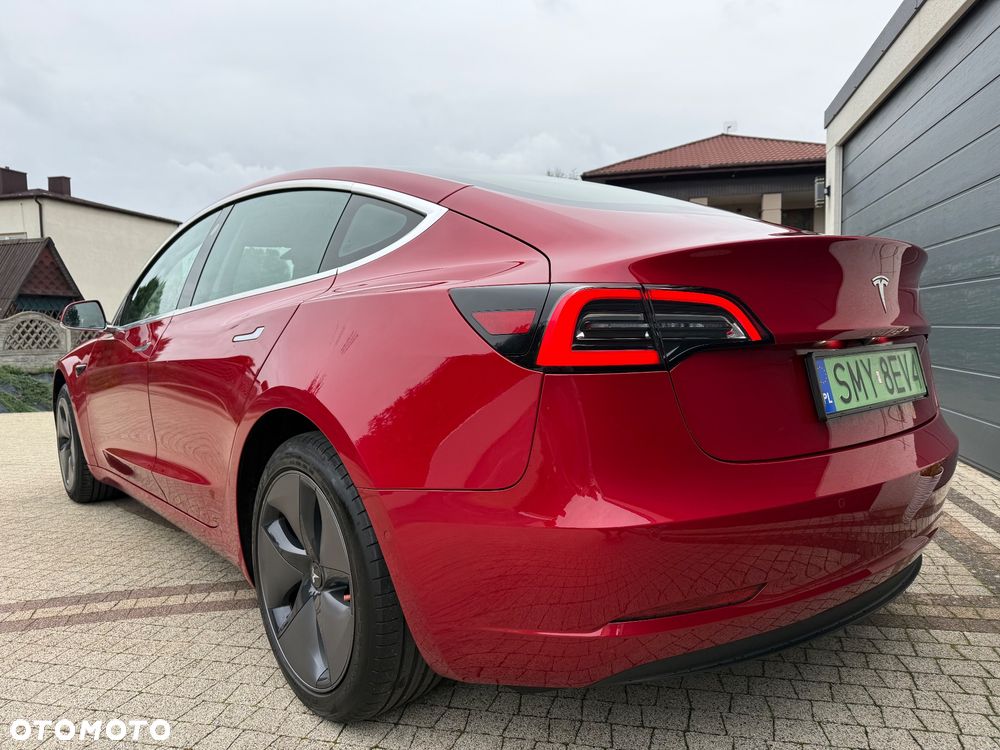 Tesla Model 3 - 3