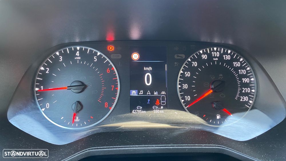 Renault Clio 1.0 TCe Techno - 32