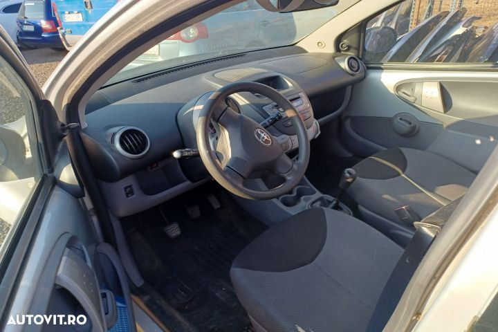 Rampa injectoare 1.0 B  2007 PA66GF35 Toyota Aygo 1 [2005 - 2008] Hat - 9