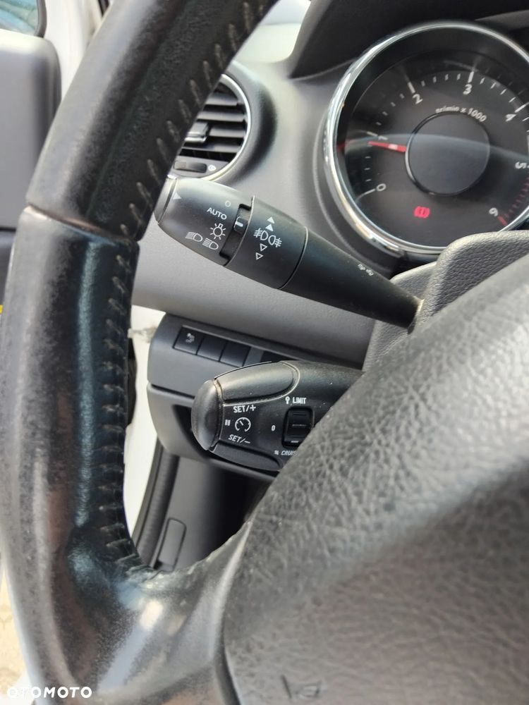 Peugeot 3008 1.6 BlueHDi Allure S&S - 9