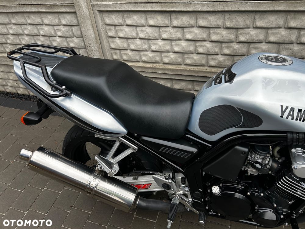 Yamaha FZS - 9