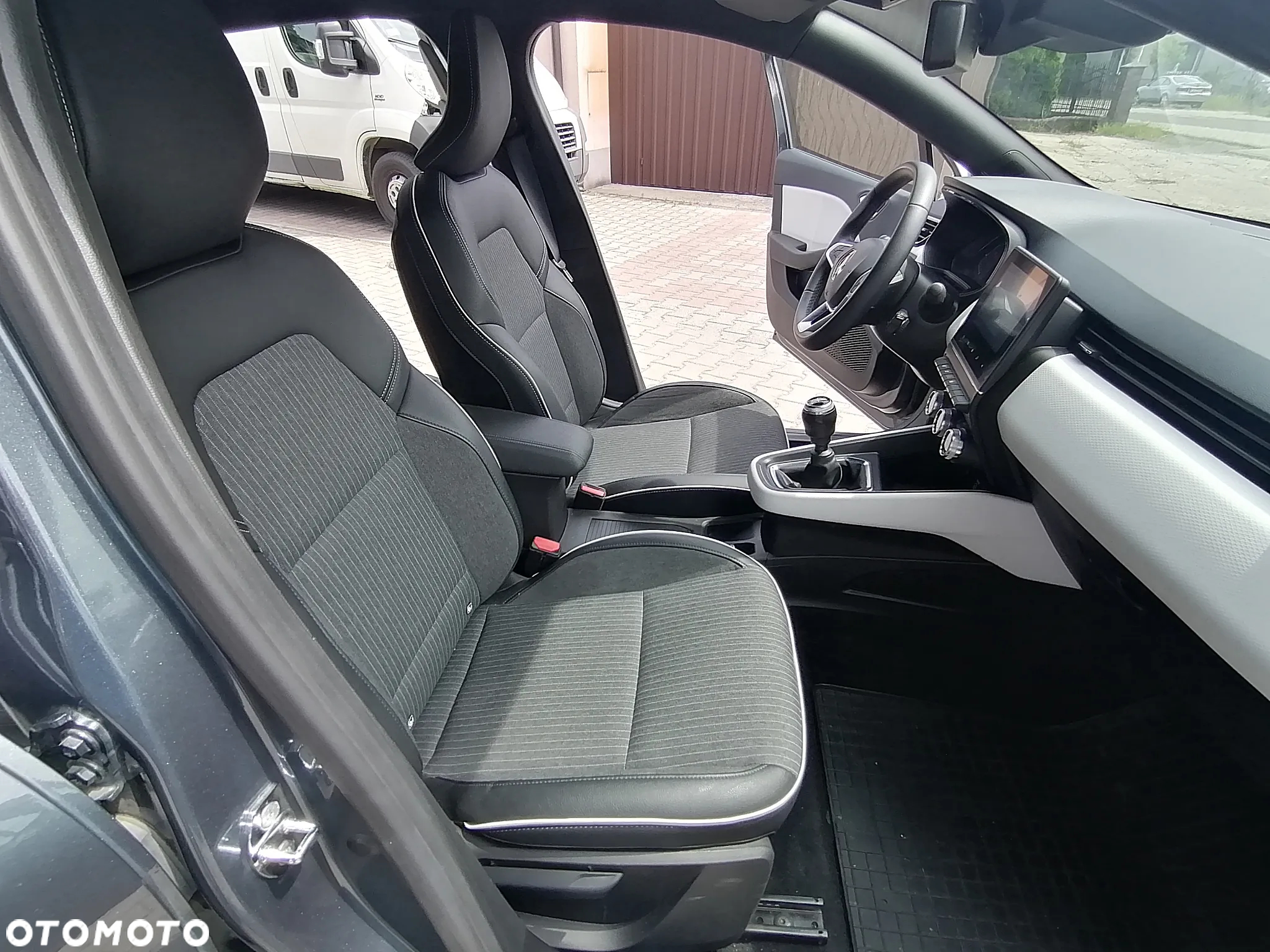 Renault Clio TCe 90 TECHNO - 27
