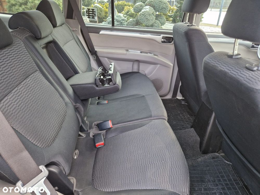 Mitsubishi Pajero Sport - 11