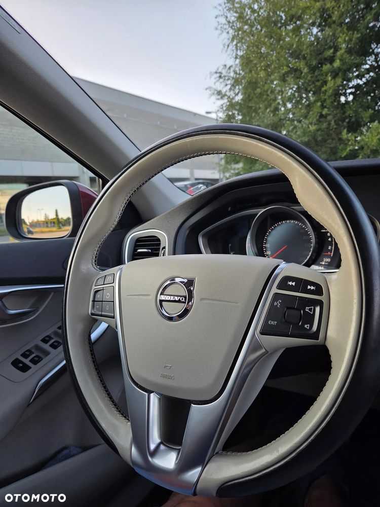 Volvo V40 T3 Drive-E Momentum - 4