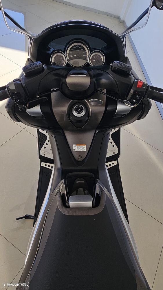 Yamaha TMAX Techmax special edition - 4