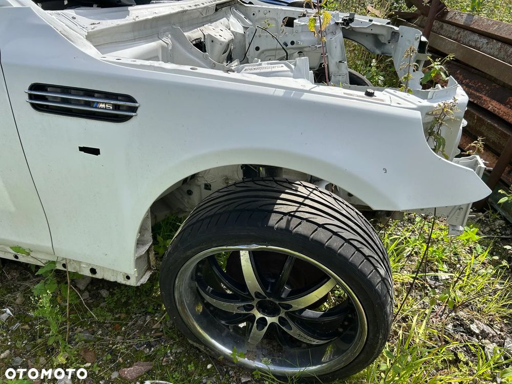 BMW E60 M5 Błotnik prawy lewy przód - 1