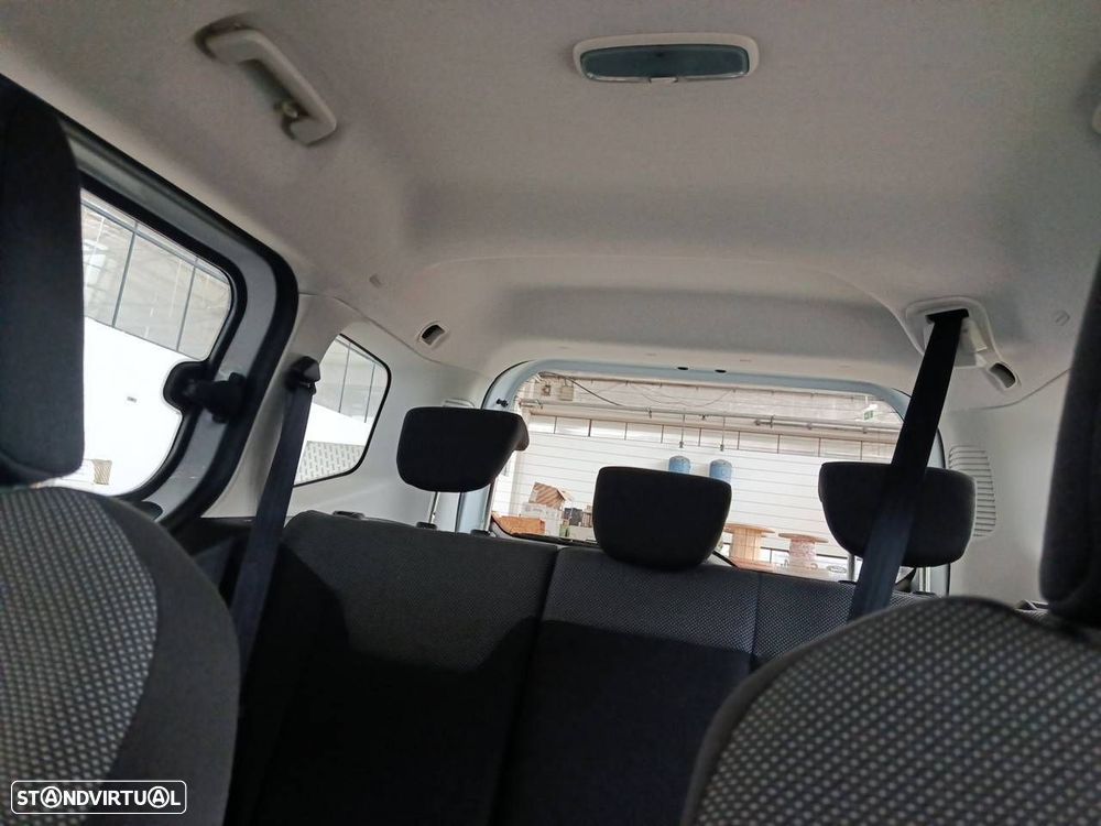 Ford Tourneo Courier 1.0 EcoBoost Ambiente - 22