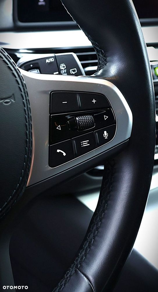 BMW Seria 5 520d xDrive mHEV - 30