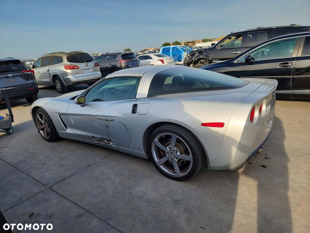 Chevrolet Corvette - 5