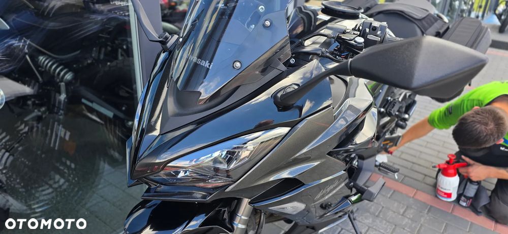Kawasaki Ninja 1000 SX - 32