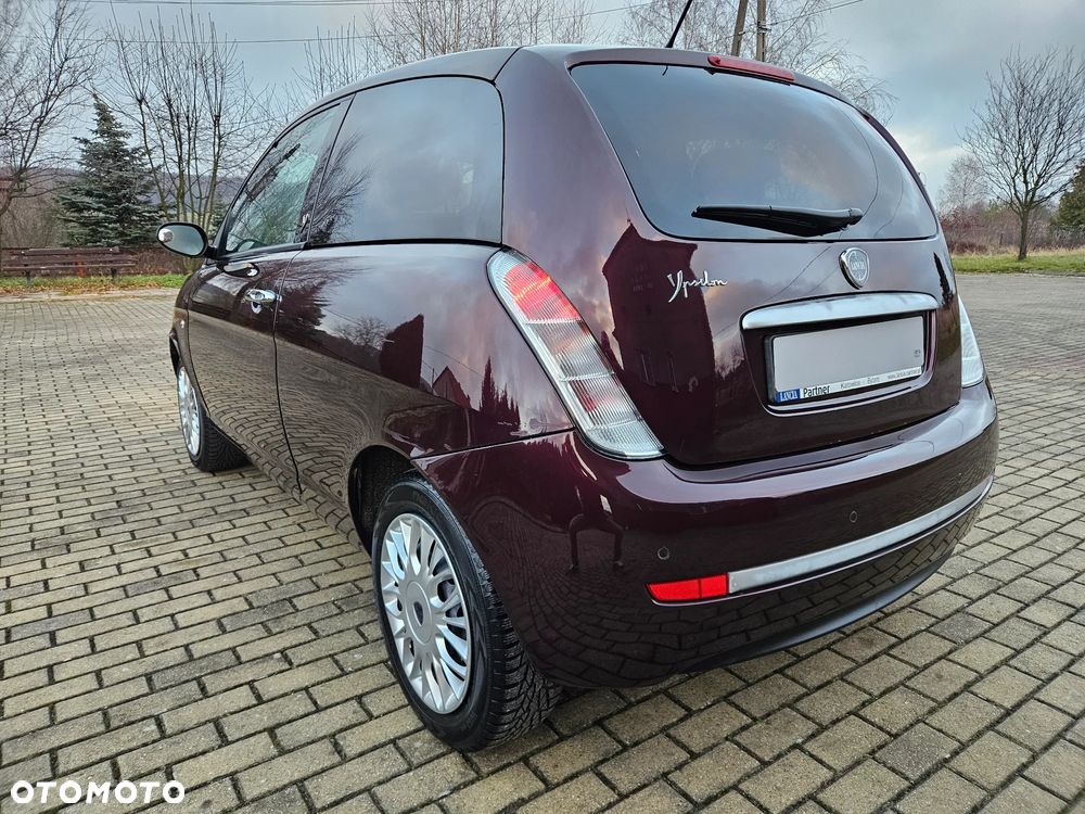 Lancia Ypsilon 1.4 8V Platino (4 os.) - 10
