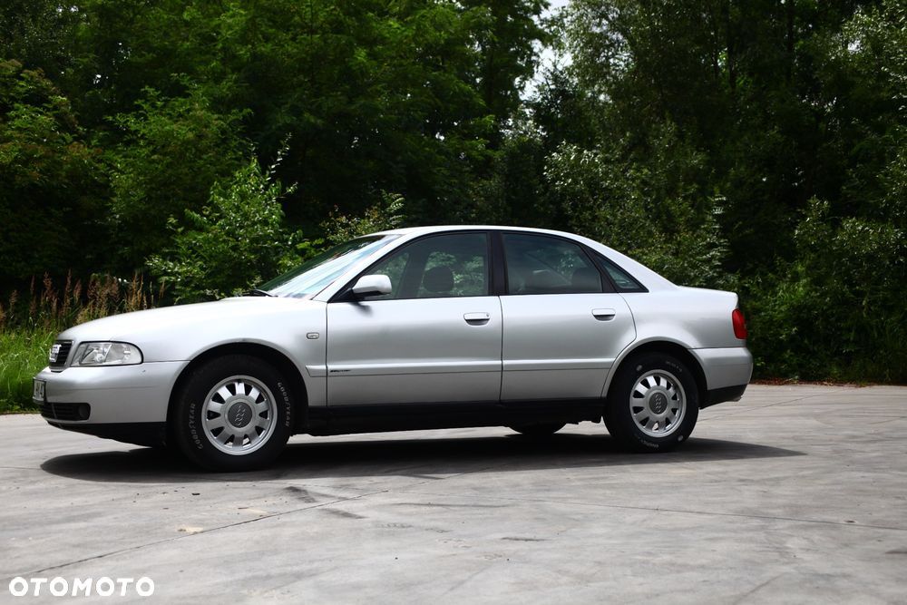 Audi A4 Limousine 1.6 - 2