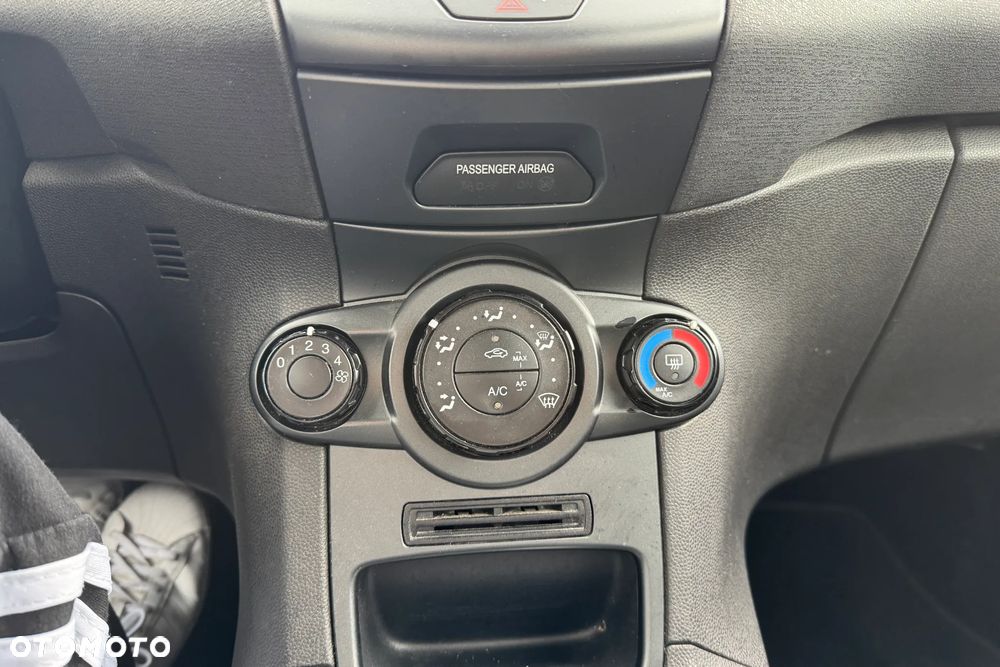 Ford Fiesta 1.25 Trend EU5 - 11