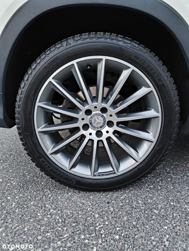 Mercedes-Benz GLA 250 4-Matic AMG Line - 9