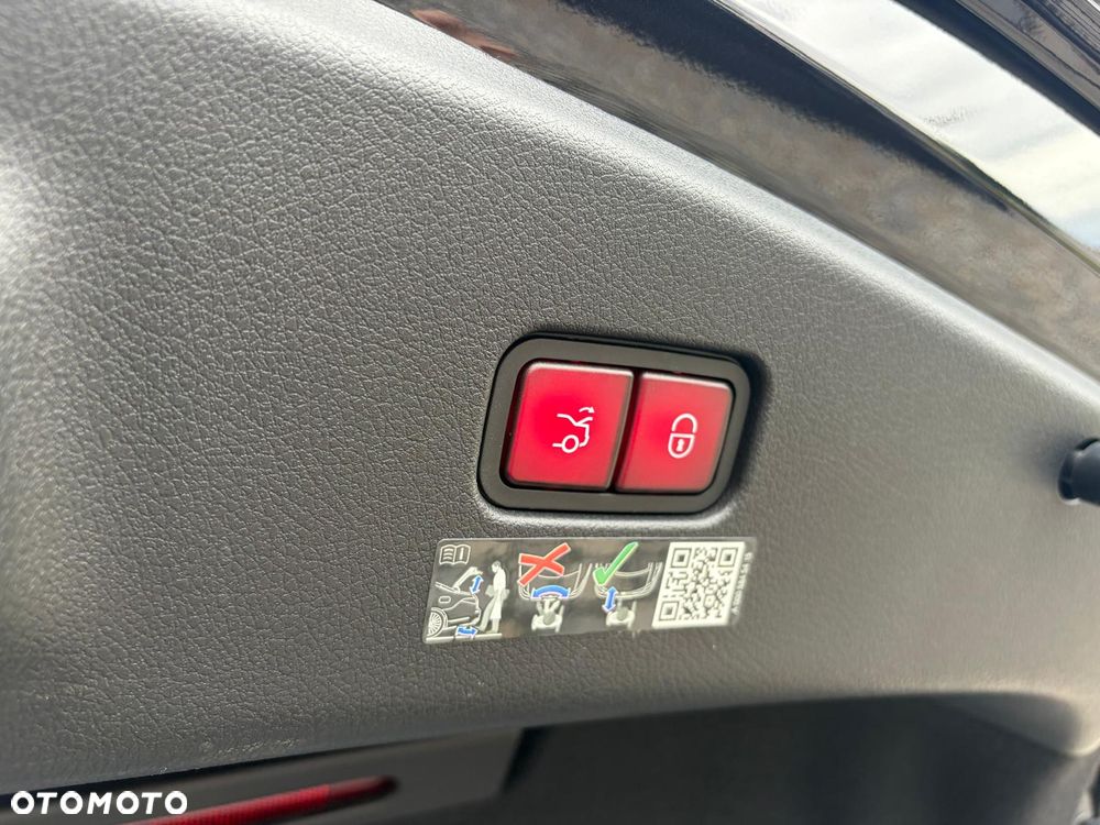 Mercedes-Benz CLE 300 4Matic 9G-TRONIC Edition AMG Line - 24