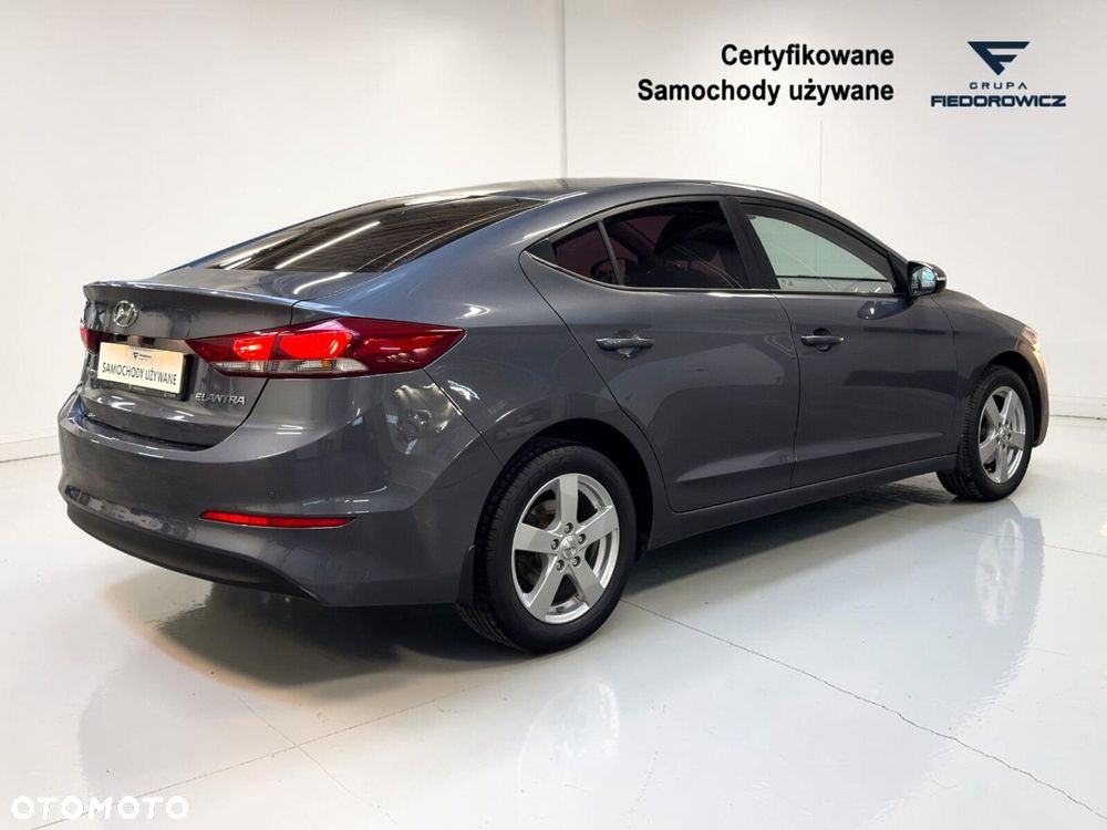 Hyundai Elantra 1.6 Classic Plus - 9