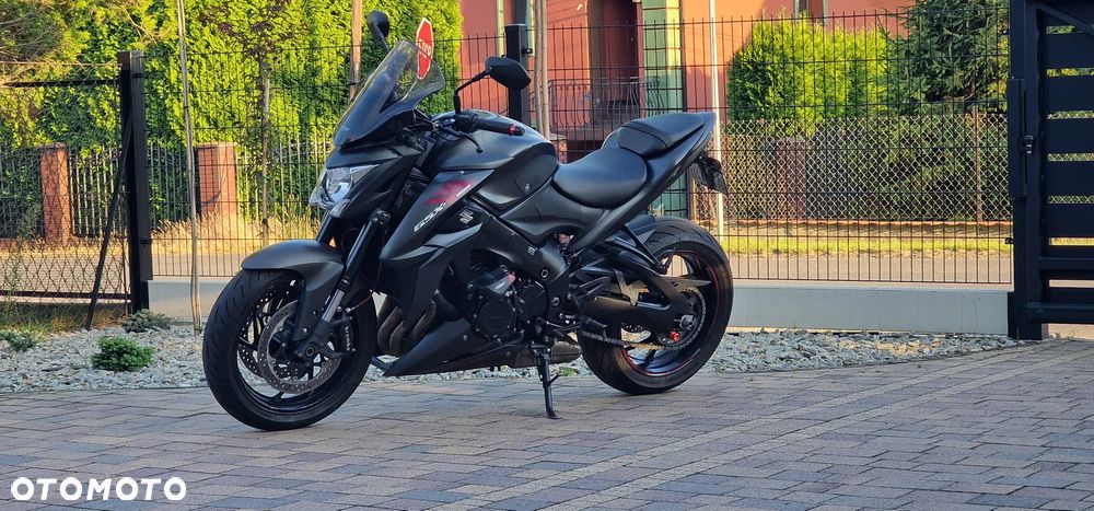 Suzuki GSX 1000 - 7