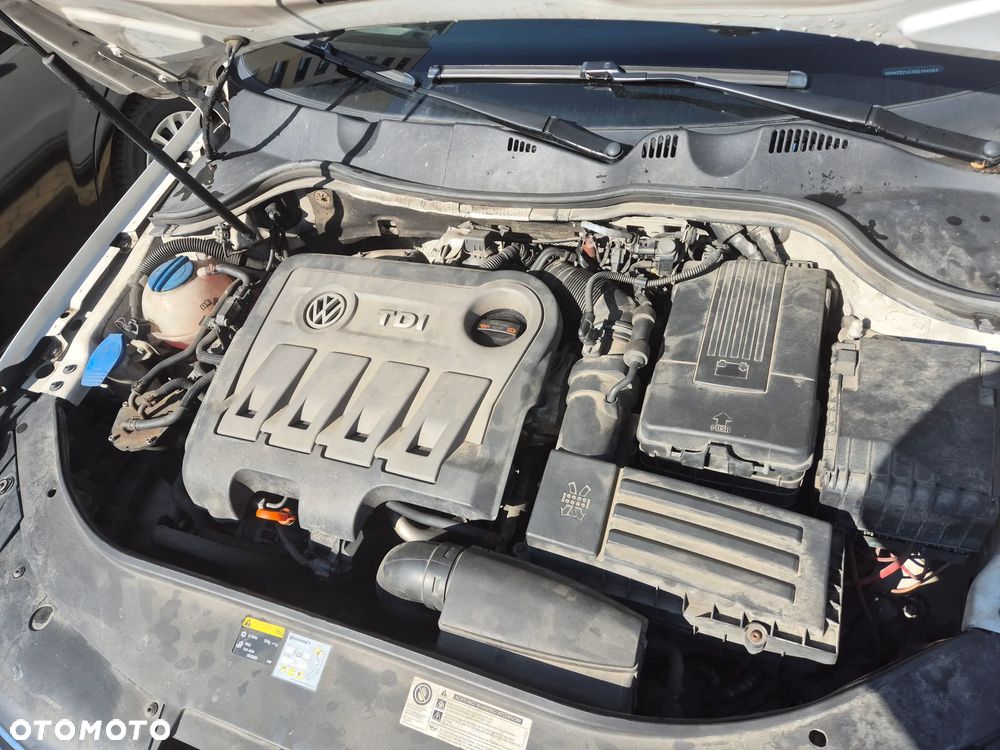 Volkswagen Passat Variant 2.0 TDI DSG BlueMotion Technology Highline - 37