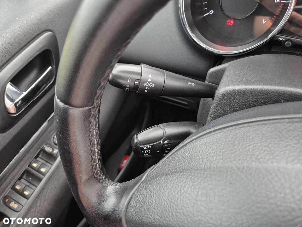 Peugeot 3008 1.6 Active - 16