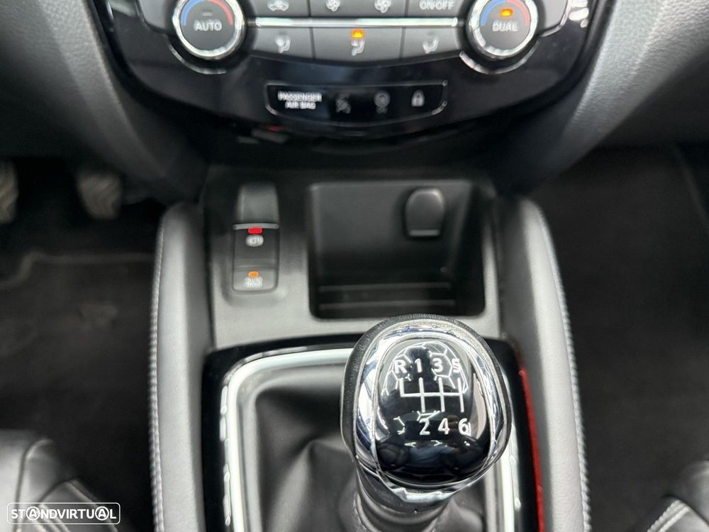 Nissan Qashqai 1.5 dCi N-Connecta - 24