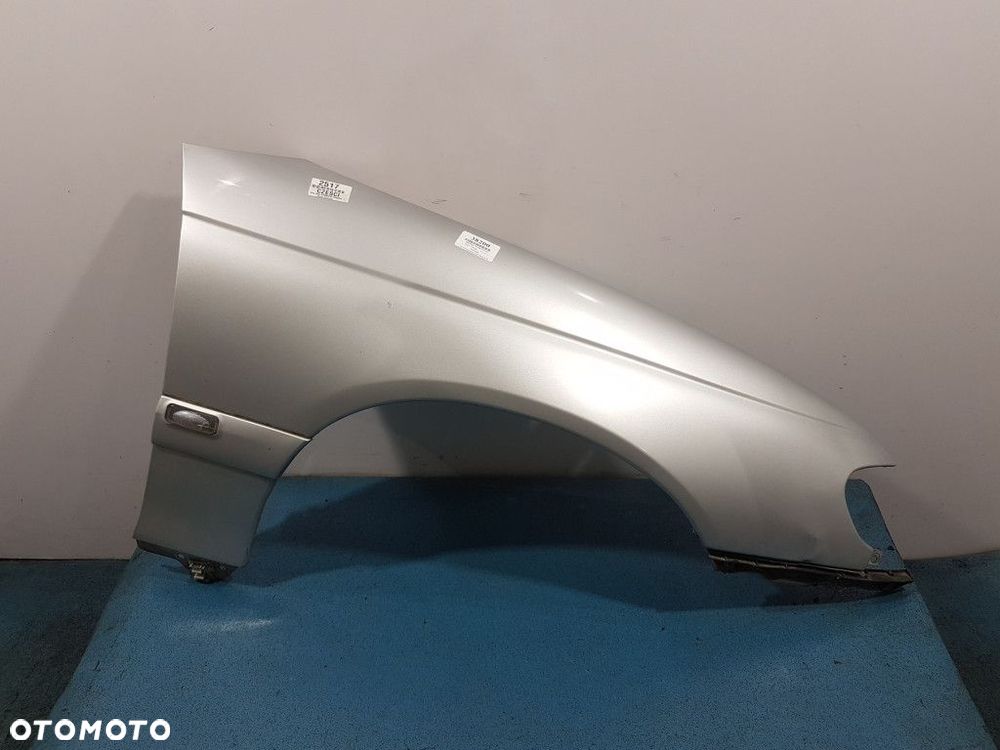 OPEL OMEGA B LIFT BŁOTNIK PRZÓD PRAWY Z157 - 1