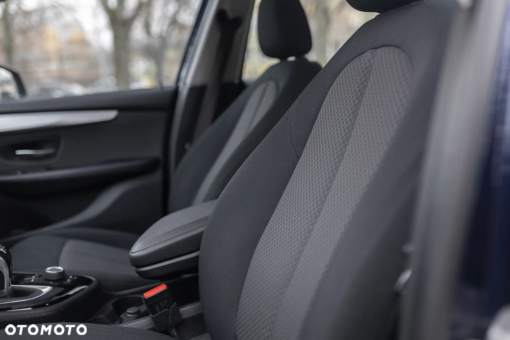 BMW Seria 2 218d Advantage - 23