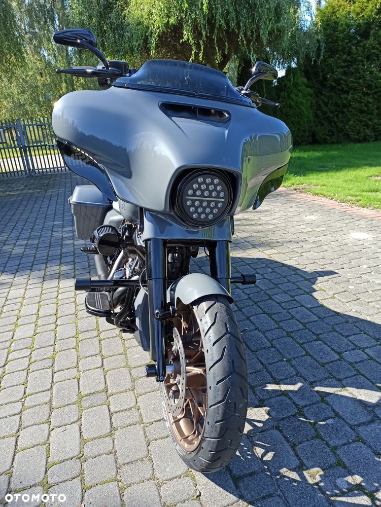 Harley-Davidson Touring Street Glide - 25