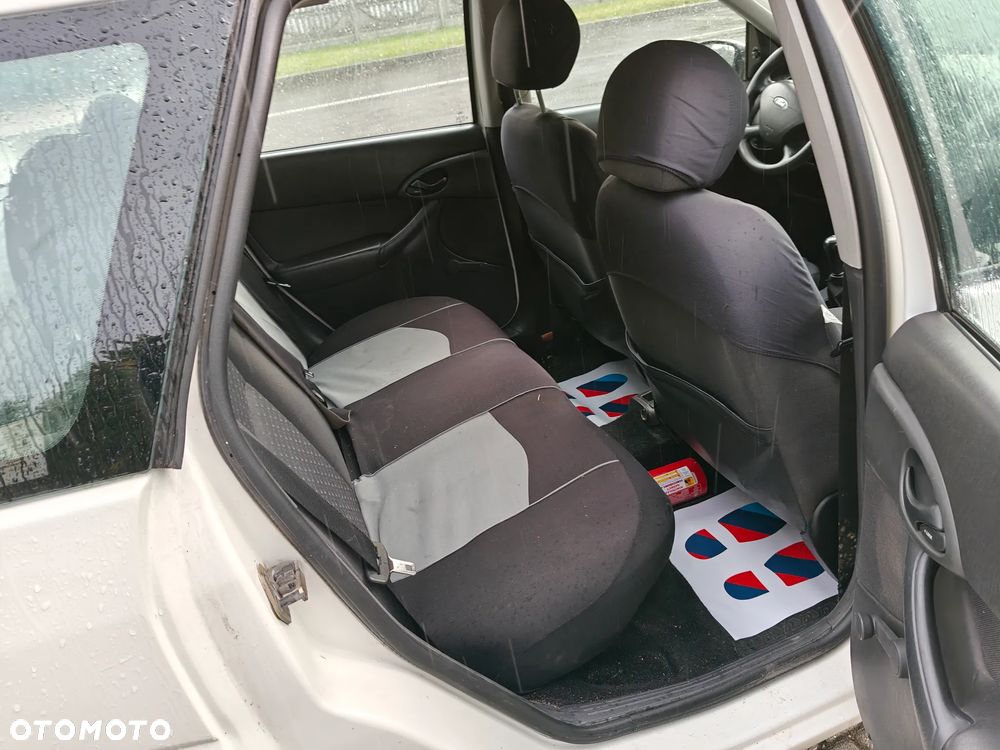 Ford Focus 1.4 Trend - 25