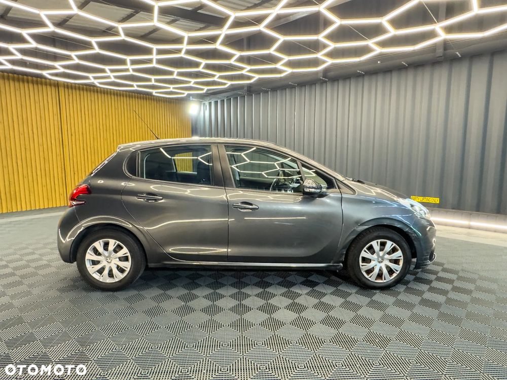 Peugeot 208 1.2 PureTech Allure - 8