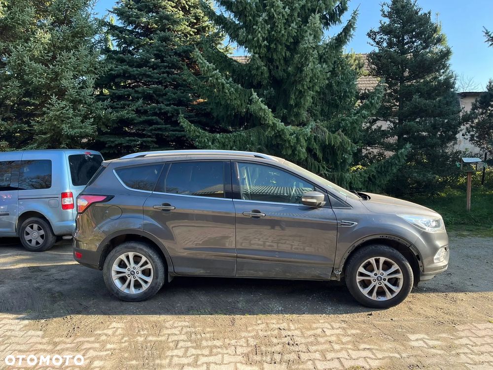Ford Kuga 1.5 EcoBoost 2x4 Business Edition - 4