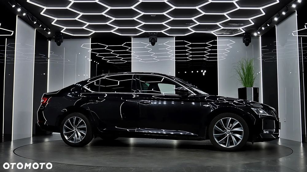 Skoda Superb 2.0 TDI L&K DSG - 10