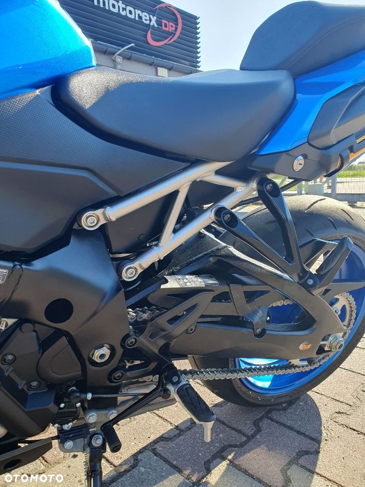 Suzuki GSX - 8
