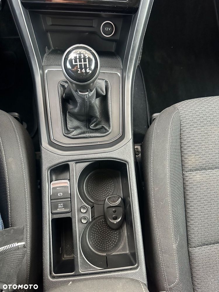 Volkswagen Touran 1.6 TDI BMT Comfortline - 22