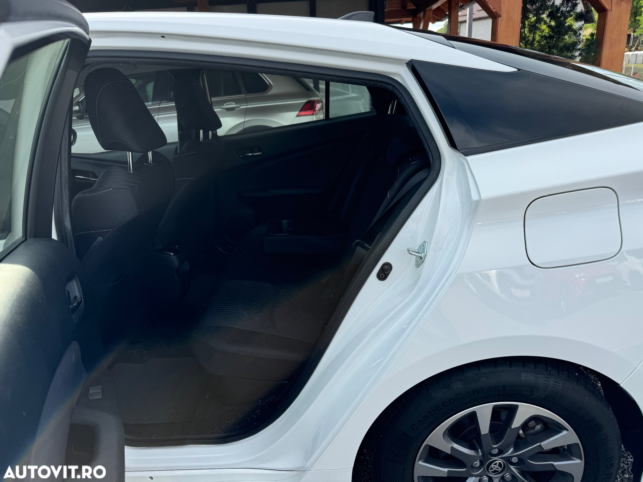 Toyota Prius Plug-in Hybrid Solar - 23