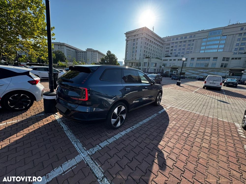 Volvo EX90 - 5