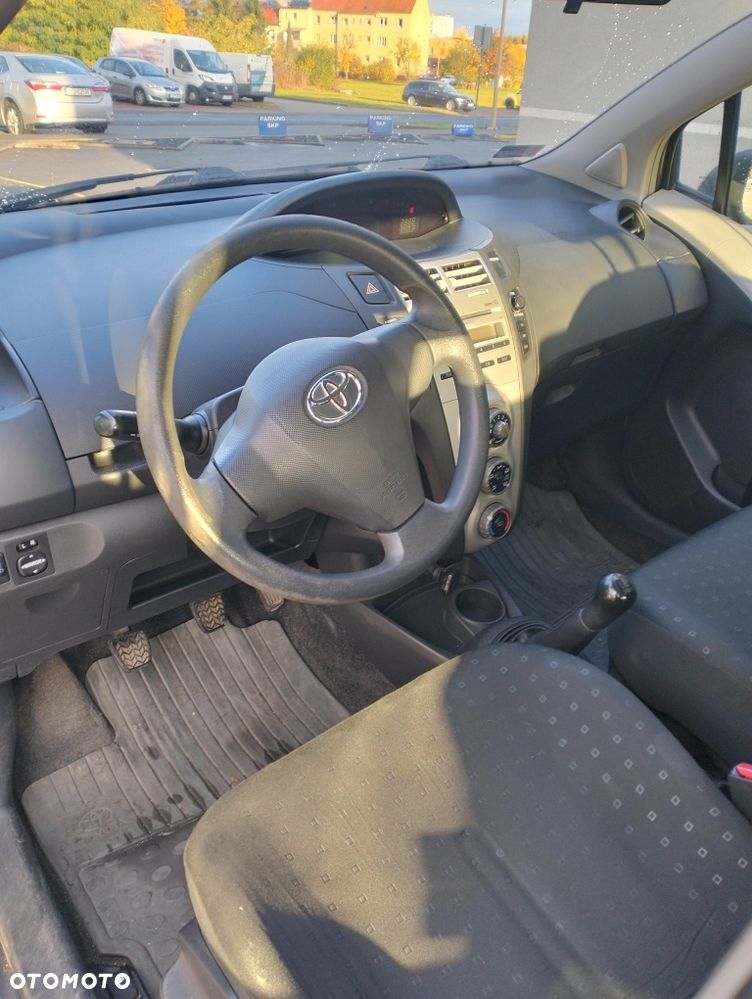 Toyota Yaris - 6
