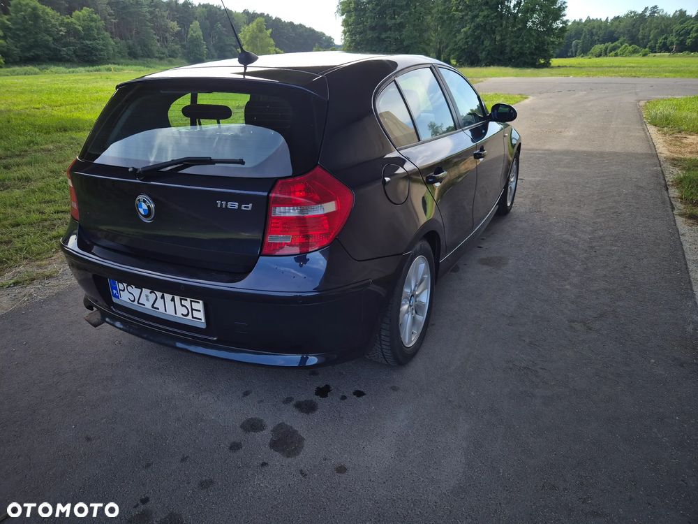 BMW Seria 1 118d DPF - 12