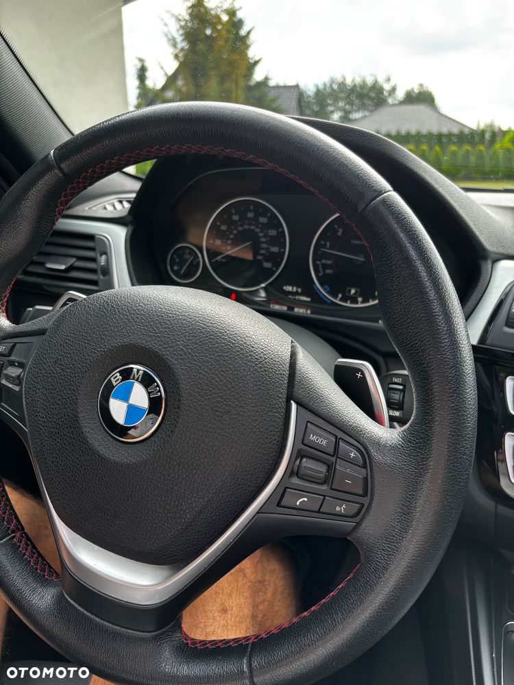 BMW Seria 3 330i Sport Line - 28