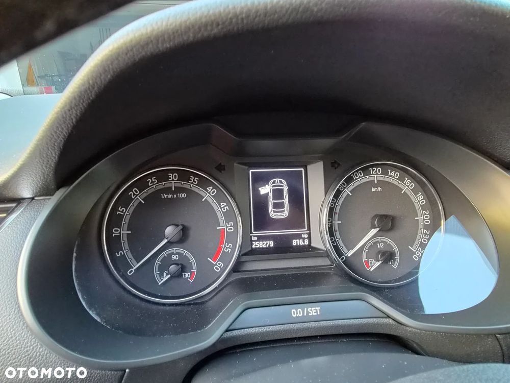 Skoda Octavia 1.6 TDI Drive - 9