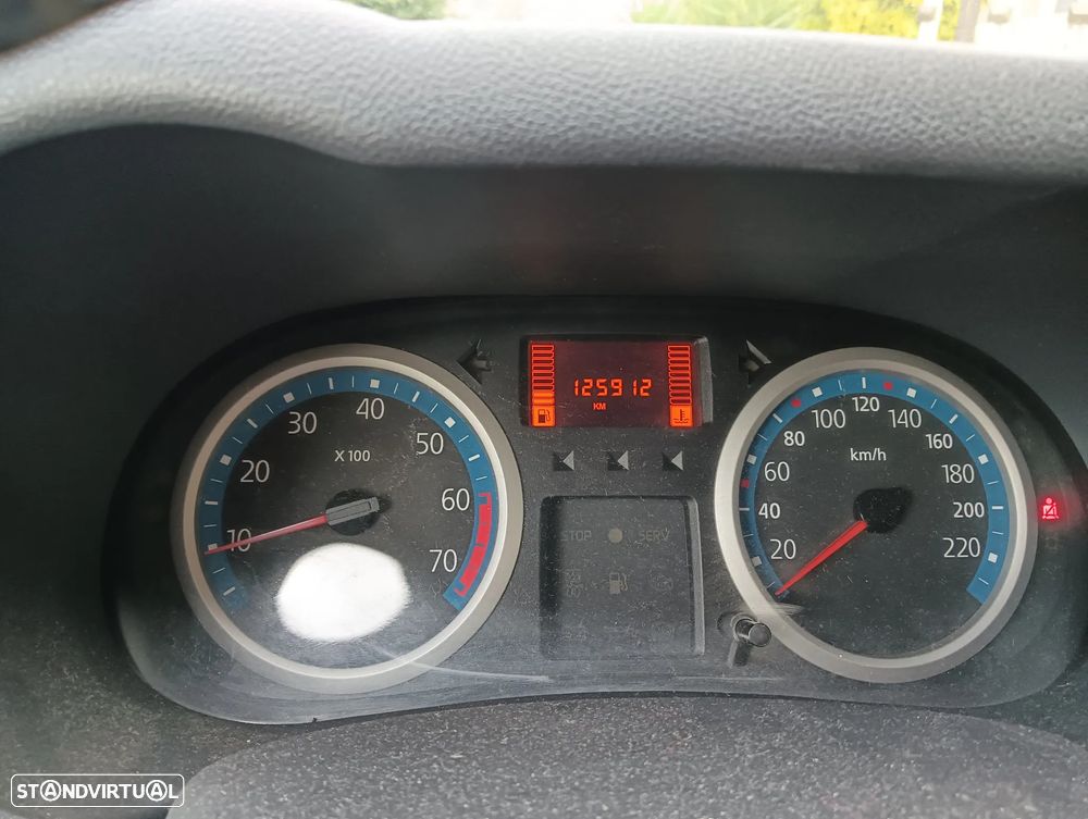 Renault Clio 1.2 16V SE Storia - 4